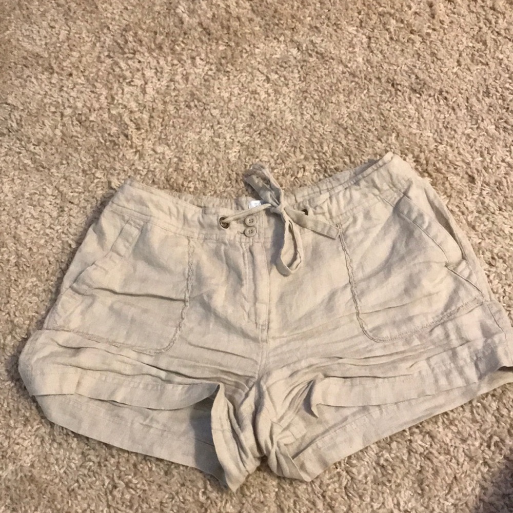 khaki shorts